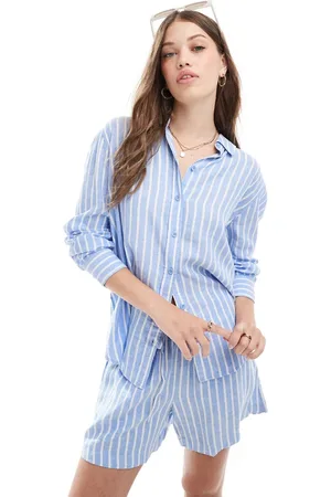 VERO MODA Camisa azul a rayas extragrande de lino de (parte de un conjunto)