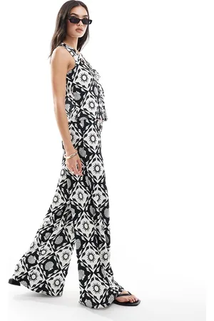 ONLY Pantalones blancos y negros de pernera ancha con estampado de mosaico de (parte de un conjunto)