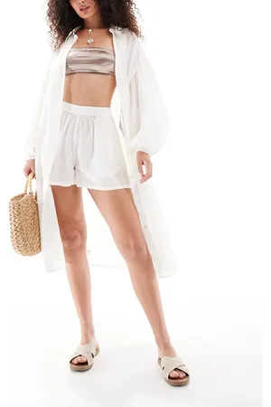 Miss Selfridge Pantalones cortos playeros color transparentes de -Blanco