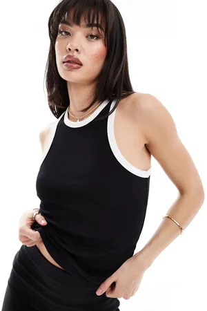 New Look Camiseta negra sin mangas con cuello de nadadora y ribetes en contraste de
