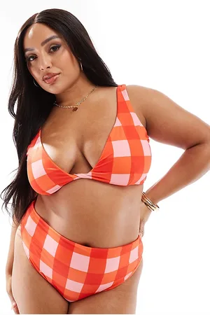 ASOS Top de bikini a cuadros vichy con detalle retorcido en la parte delantera Picnic de Curve-Rojo