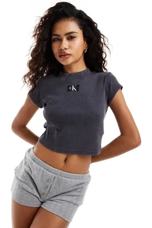 Calvin Klein Camiseta negro lavado con diseño encogido de canalé de