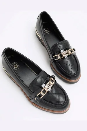 River Island Mocasines negros guateados con bridón de cadena de Wide Fit