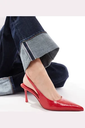 Simmi London Zapatos color piedra de tacón con puntera fina y correa talonera Lissa de SIMMI London Wide Fit-Rojo