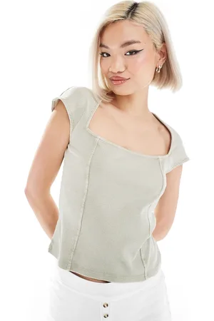 Monki Top lavado de manga corta con cuello cuadrado de -Verde