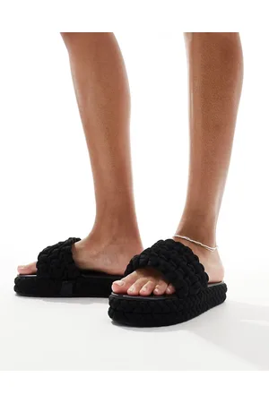 Public Desire Sandalias negras planas con diseño entretejido Hattie de