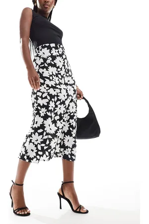 New Look Falda midi negra con estampado floral de satén de