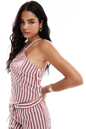 ASOS Top a asimétrico con cuello halter y bajo de pico de (parte de un conjunto)-Rojo