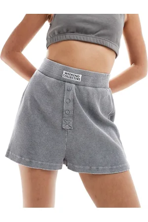 ASOS Pantalones cortos grises de estilo bóxer con lavado ácido de punto gofrado de