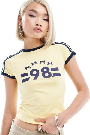 Motel Camiseta amarillo y azul marino con diseño encogido de estilo deportivo Salda de