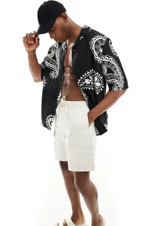 Only & Sons Camisa negra con estampado de cachemir y cuello de solapas de