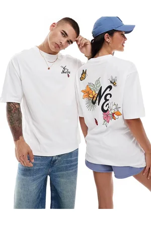 New Era Camiseta blanca unisex con bordado gráfico en la espalda de