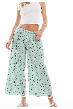 ASOS Pantalones verdes plisados de corte culotte ancho con estampado de florecitas de ASOS DESIGN Petite-Multicolor