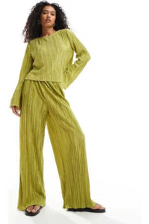 Pieces® Pantalones verdes plisados de pernera ancha de (parte de un conjunto)