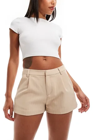 Miss Selfridge Pantalones muy cortos de sastre de corte cuadrado con raya diplomática de - neutro