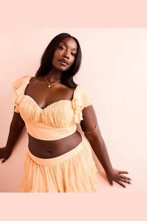 ASOS Bralette playero color albaricoque fruncido con mangas escalonadas de tejido transparente de Curve (parte de un conjunto)