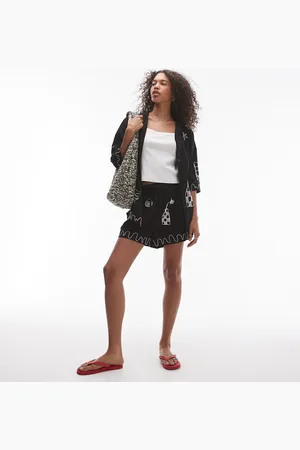 Topshop Pantalones cortos negros sin cierres con bordados de (parte de un conjunto)