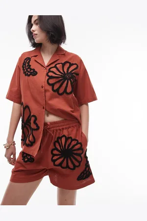 Topshop Pantalones cortos color óxido sin cierres con diseño floral flocado de (parte de un conjunto)