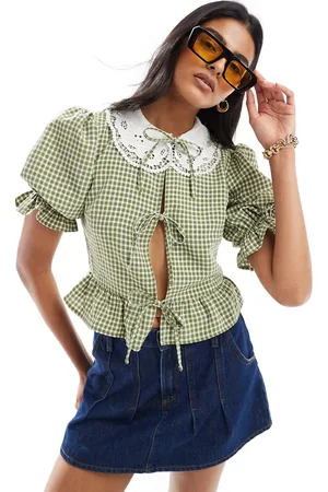 Miss Selfridge Blusa a cuadros vichy caquis con solapas y lazadas delanteras de -Verde