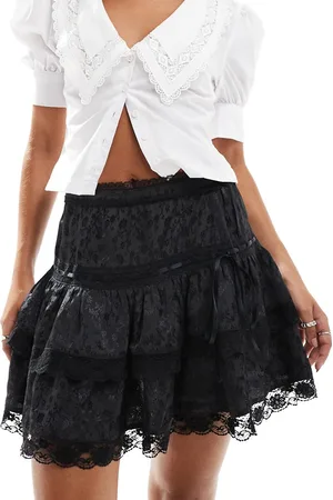 Miss Selfridge Minifalda negra de estilo campero de jacquard satinado con insertos de encaje de