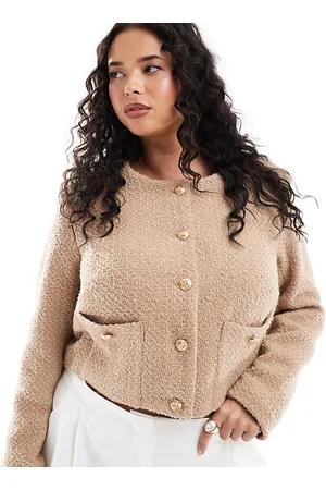 4th & Reckless Chaqueta corta color con botones dorados de bouclé exclusiva de -Beis neutro
