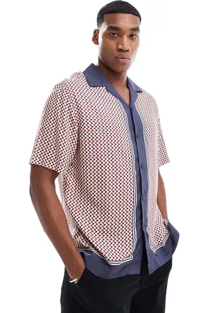 SELECTED Camisa azul marino extragrande con cuello de solapas y ribetes estampados de