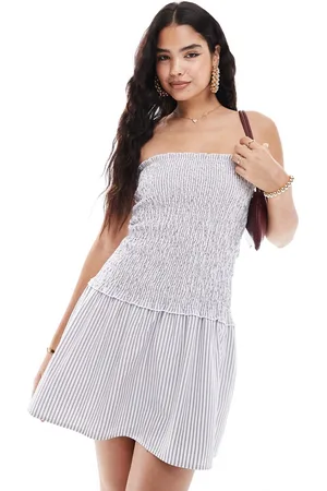 ASOS Vestido corto a rayas fruncido con escote palabra de honor y cintura caída de -Multicolor