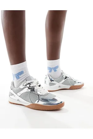 ASOS Zapatillas de deporte plateadas estilo fútbol Downtime de