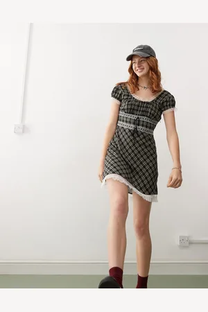 Reclaimed Vestido corto a cuadros de estilo babydoll con ribetes de encaje de