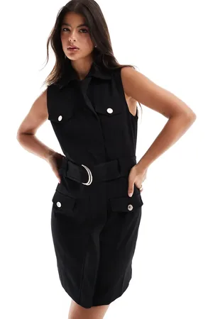 Morgan Vestido corto estilo americana sin mangas con detalle de cinturón con hebilla de
