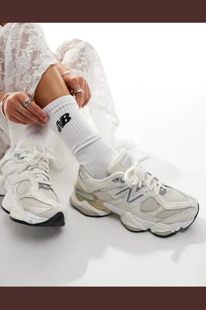 New Balance Zapatillas de deporte blancas y plateadas 9060 de