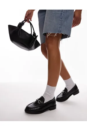 Topshop Mocasines negros de cuero efecto piel de cocodrilo con bridón dorado Caroline de