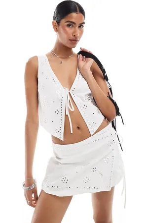 MANGO Top de estilo wéstern con lazada delantera y tachuelas de (parte de un conjunto)