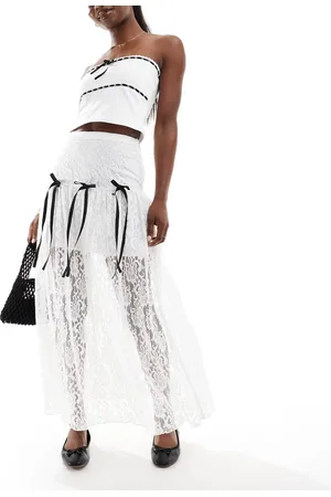 Miss Selfridge Falda larga color escalonada de encaje con detalle de lazos de -Blanco