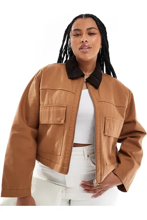 ASOS Chaqueta corta color con bolsillo de lona de ASOS DESIGN Curve-Marrón