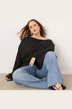 ASOS Top con escote Bardot y detalle de mangas fruncidas de punto liso de Curve