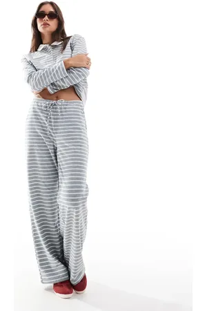 VERO MODA Pantalones grises a rayas de pernera ancha de punto liso de (parte de un conjunto)