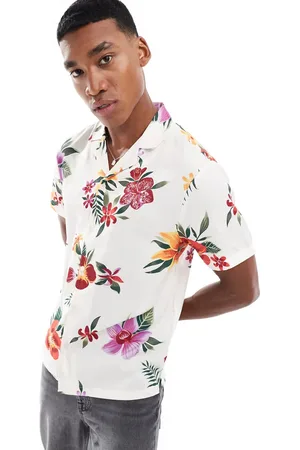 Another Influence Camisa blanca estampada de manga corta con cuello de solapas de