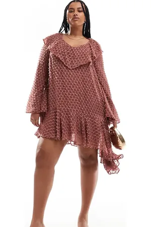 ASOS Vestido corto rosa pétalo con bajo asimétrico y cuello de pico de plumeti de ASOS DESIGN Curve