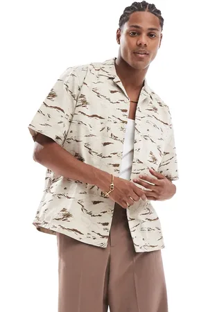 Only & Sons Camisa beis con estampado de camuflaje estilo tigre y cuello de solapas de de -Marrón