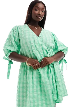 ASOS Vestido corto amplio a con diseño cruzado de ASOS DESIGN Curve-Multicolor