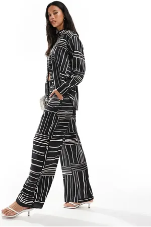 Style Cheat Pantalones de pernera ancha con estampado monocromático de (parte de un conjunto)