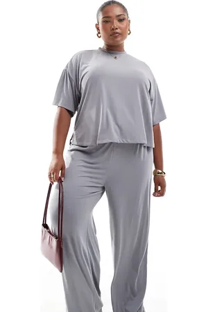 Pieces® Pantalones grises ceñidos de pernera ancha de tejido muy suave de PIECES Curve (parte de un conjunto)