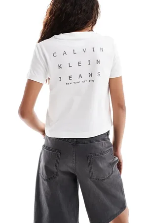 Calvin Klein Camiseta blanca con diseño encogido y estampado trasero de -Blanco