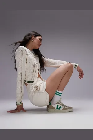 Veja Zapatillas de deporte blancas, verde esmeralda y beis Sáhara con logo de cuero Chromefree V-10 de