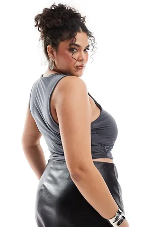 ASOS Top corto ceñido con diseño de dos capas de ASOS DESIGN Curve