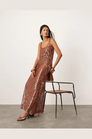 ASOS Vestido largo marrón de tirantes con bordes sin rematar de tejido transparente con lentejuelas grandes de -Multicolor