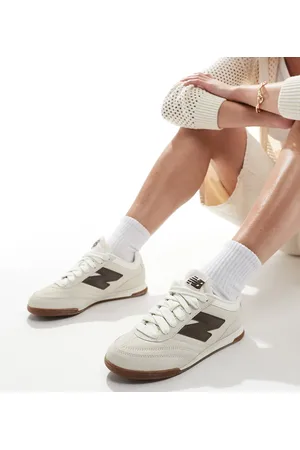 New Balance Zapatillas de deporte blanco hueso y marrones RC42 exclusivas en ASOS de