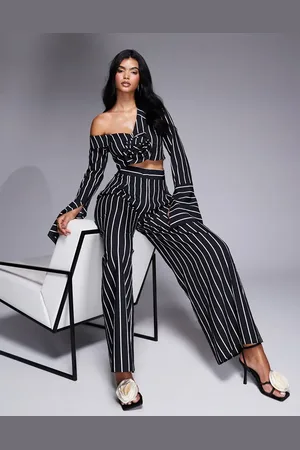 ASOS Pantalones negros a rayas blancas de pernera ancha de (parte de un conjunto)-Blanco
