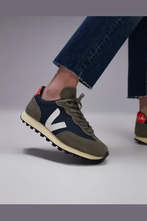 Veja Zapatillas de deporte azul marino y grises de Alveomesh y ante Rio Branco de
